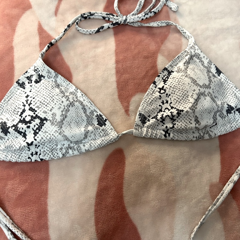 Size s, cute bathing suit top.
